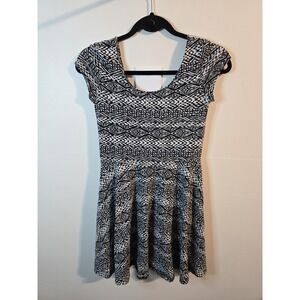 Vintage Aeropostale Womens Size Medium Black White Abstract Mini Fit Flare Dress